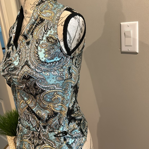 TAil golf set for women size xs it’s fit small too. - Picture 2 of 7